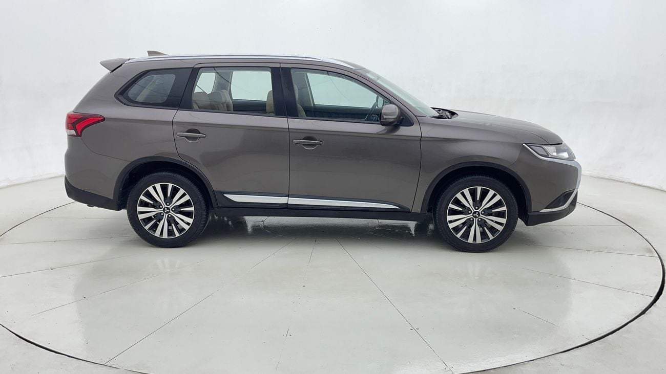 ميتسوبيشي آوتلاندر 2023 GLX MID LINE | AED 955/Month | 0 DP | 30 Day Return | Warranty | Service History