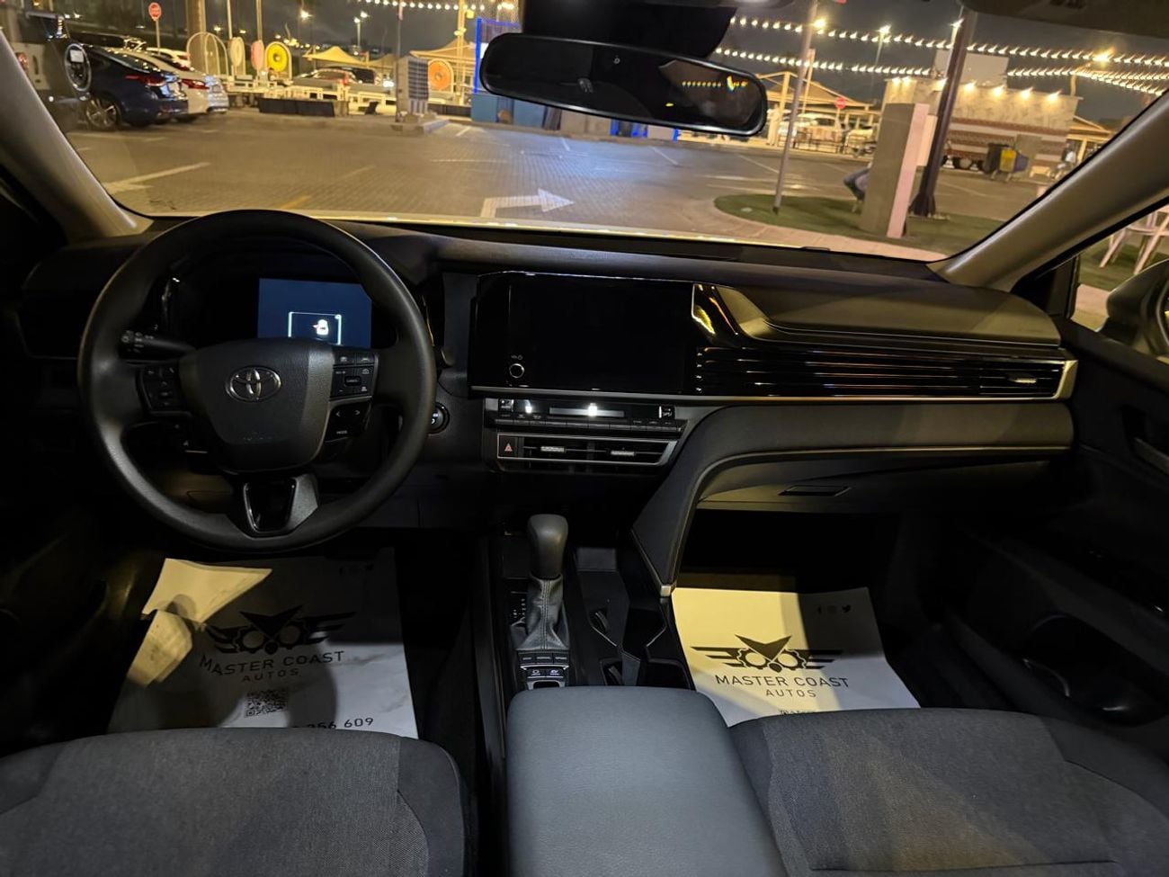 Toyota Camry XLE 2.5L Hybrid