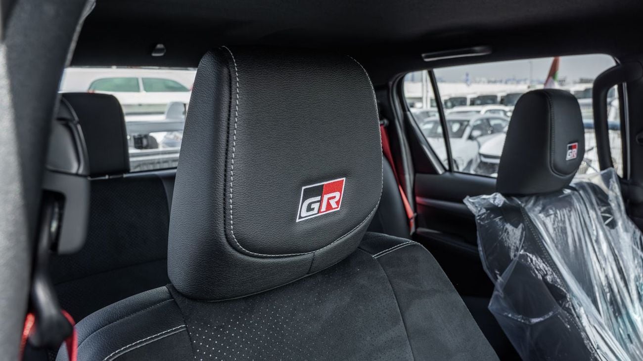 تويوتا هيلوكس GR Sport 2.8L