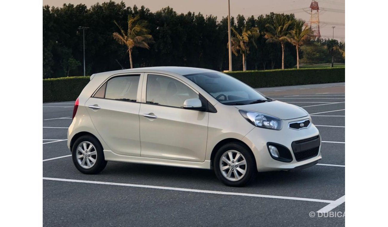 Kia Picanto EX Plus MODEL 2014 GCC CAR PERFECT CONDITION INSIDE AND OUTSIDE LOW MILEAGE