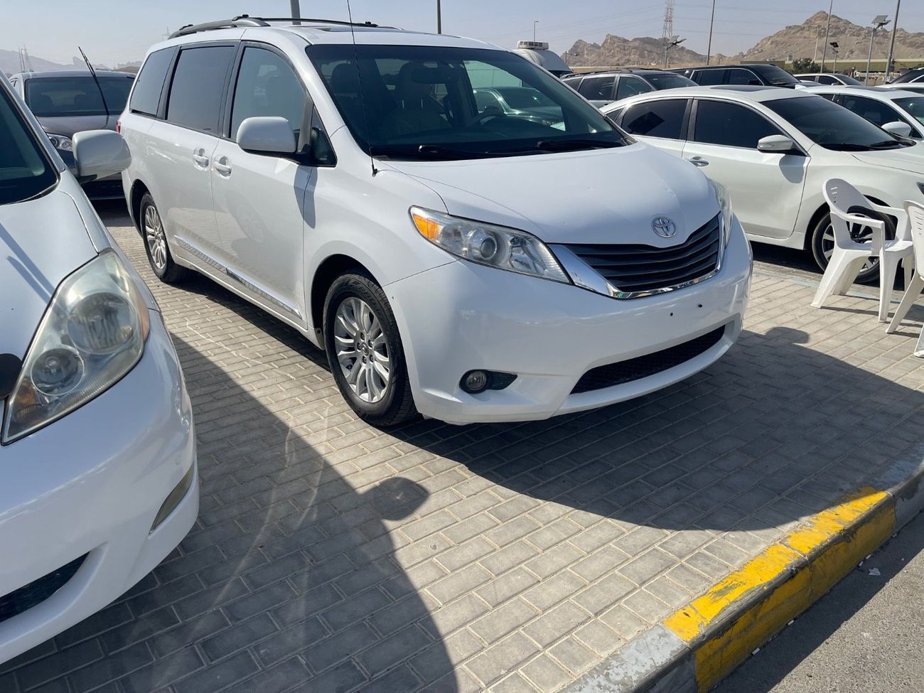 تويوتا سيينا XLE Full Option VCC paper