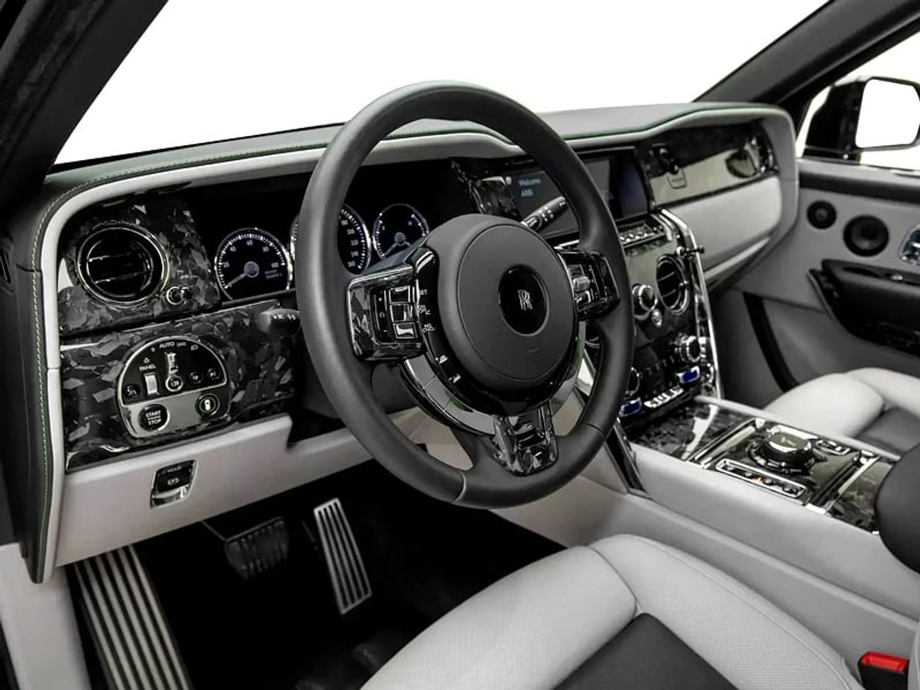 رولز رويس كولينان Cullinan with Mansory Kit