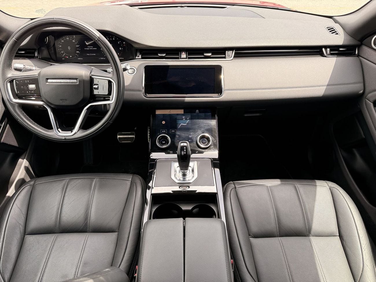 لاند روفر رانج روفر إيفوك P200 R-Dynamic SE 2.0L