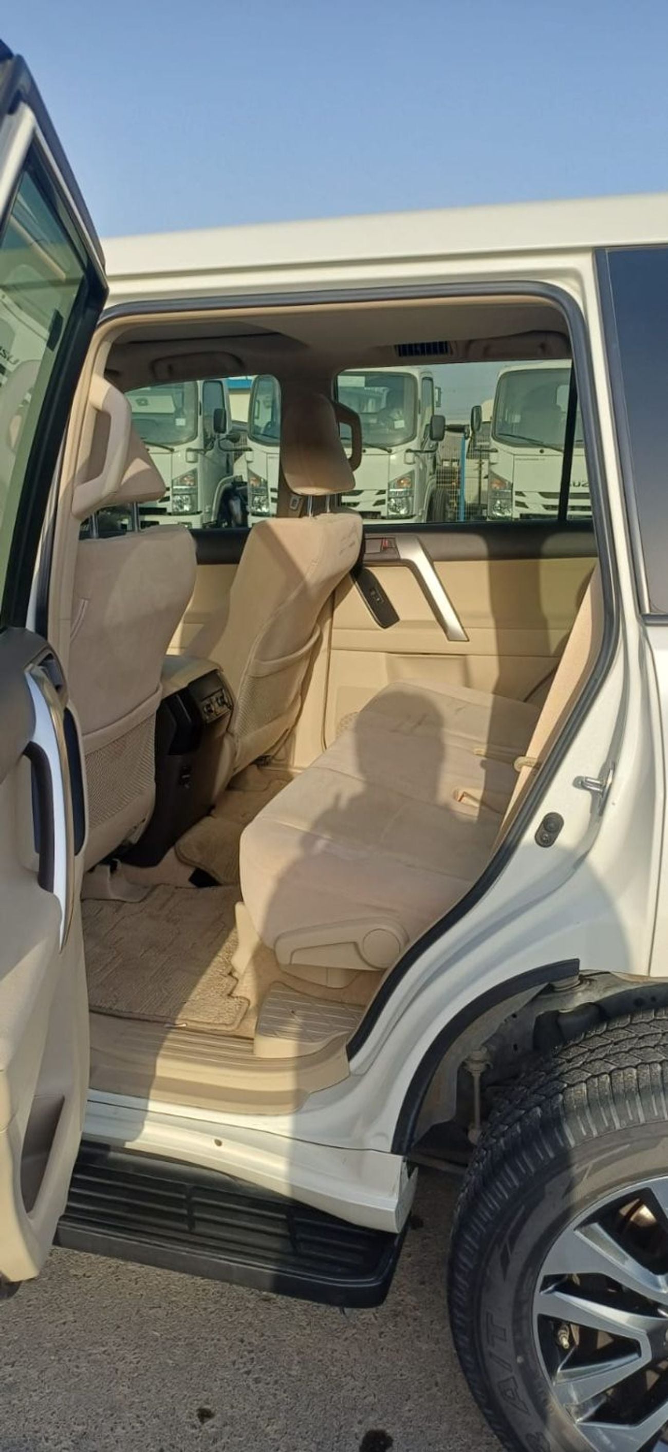 Toyota Prado USED TOYOTA PRADO TX-L COLOR WHITE MODEL 2023