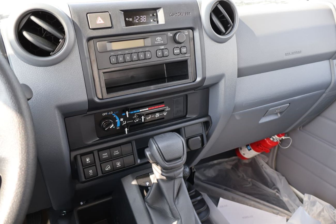 Toyota Land Cruiser 2025 LC78 4.0L  V6 AT