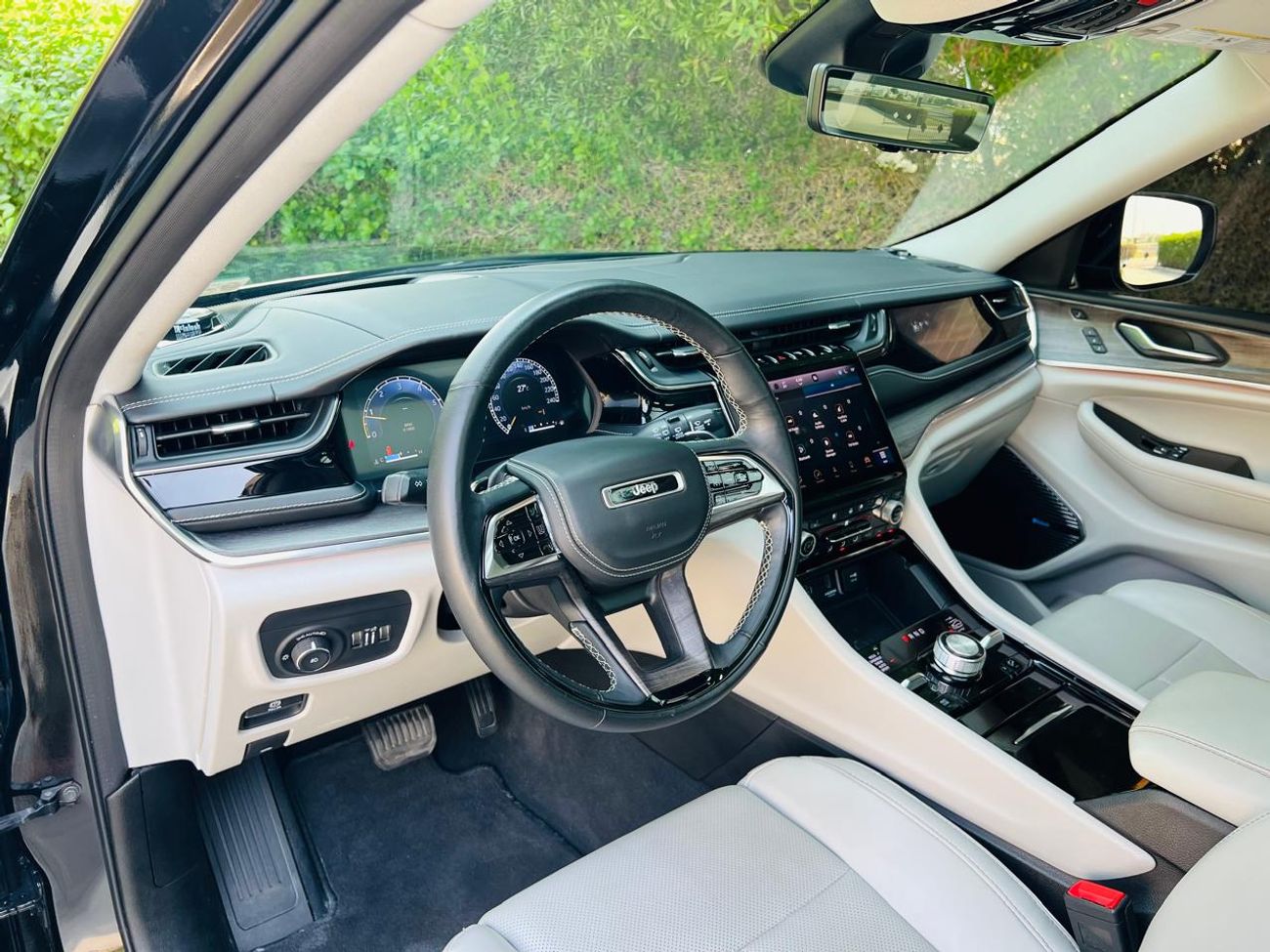 جيب جراند شيروكي Overland 3.6L