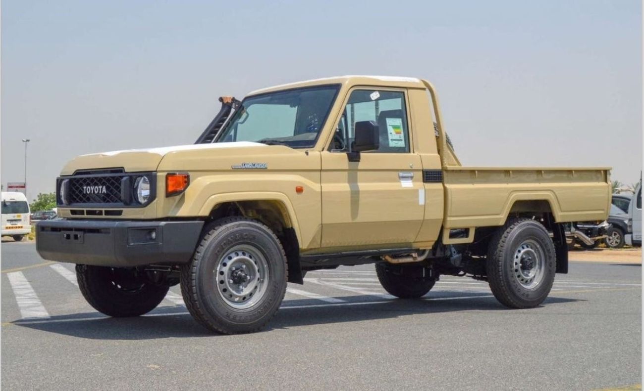 تويوتا لاند كروزر بيك آب 4.0L A/T Diff-Lock