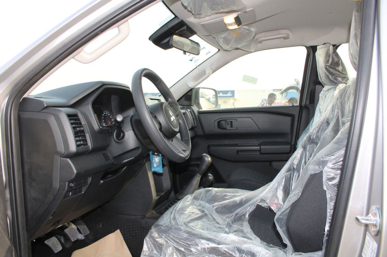 Mitsubishi L200 MITSUBIHSI L200 2.4L DIESEL DOUBLE CABIN 4 X 4 GL MANUAL