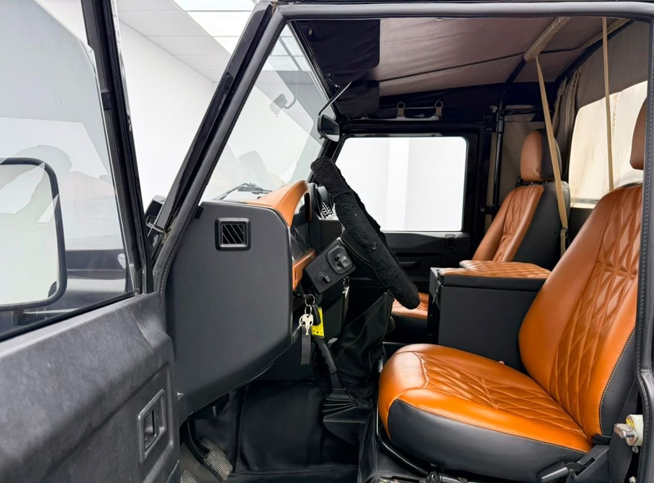 لاند روفر ديفندر 90 2009 Land Rover Defender 90, Excellent Condition, GCC Specs.