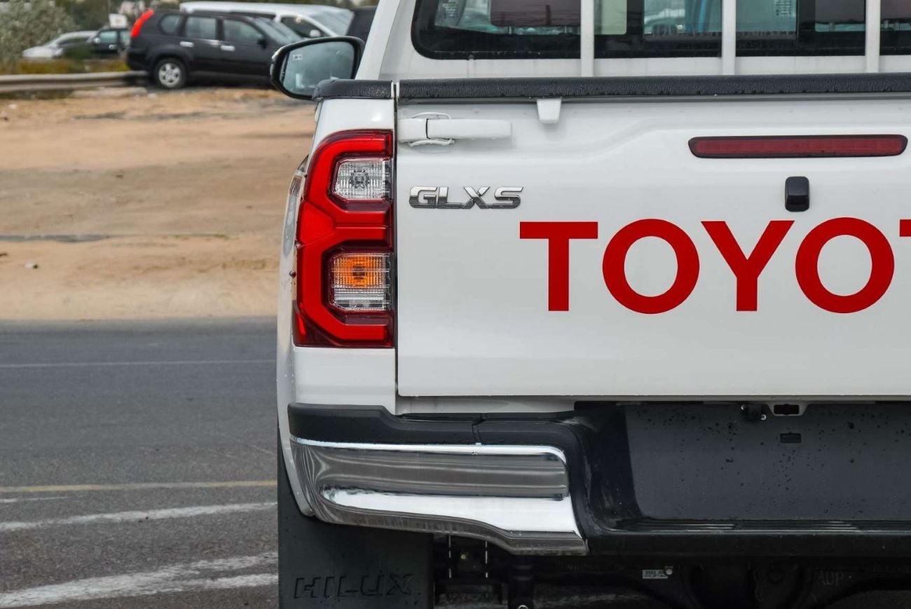 Toyota Hilux TOYOTA HILUX GLXS 2.7L 4WD  PETROL PICKUP 2026 - WHITE
