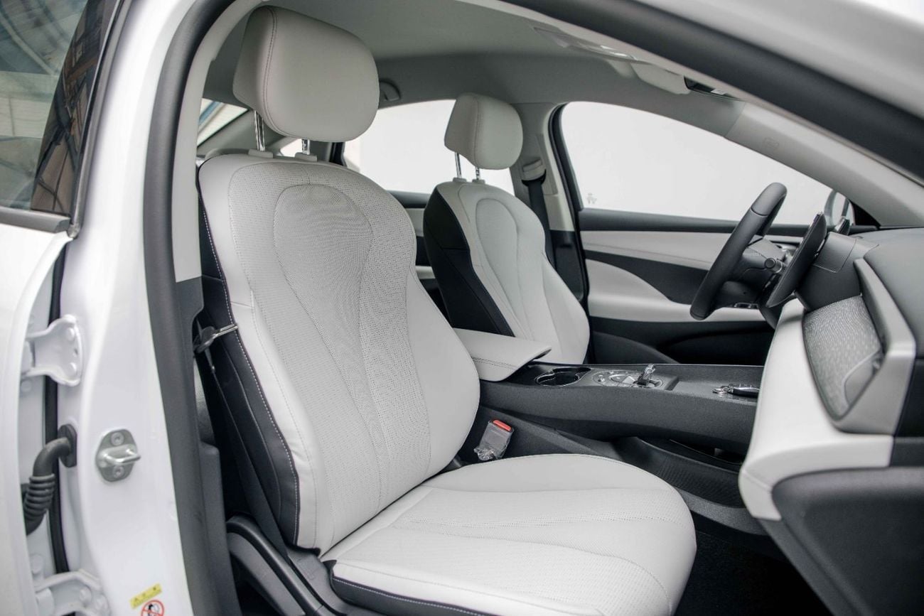 بي واي دي سيل ID Luxury 1.5L- White Inside Grey | Export Only