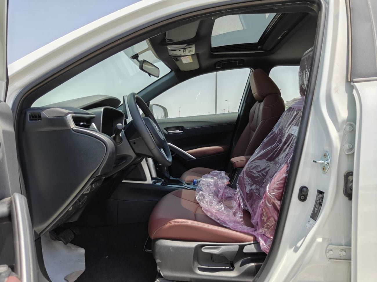 تويوتا كورولا كروس 2025 TOYOTA COROLLA CROSS 2L PETROL V