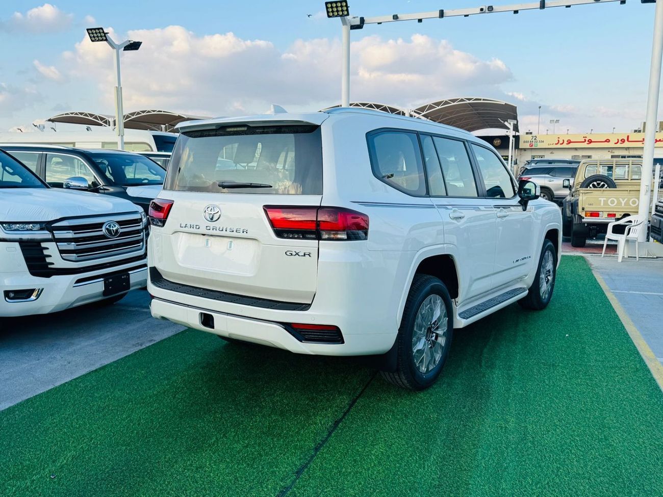 تويوتا لاند كروزر TOYOTA LANDCRUISER (300 SERIES) GXR 4.0L PETROL