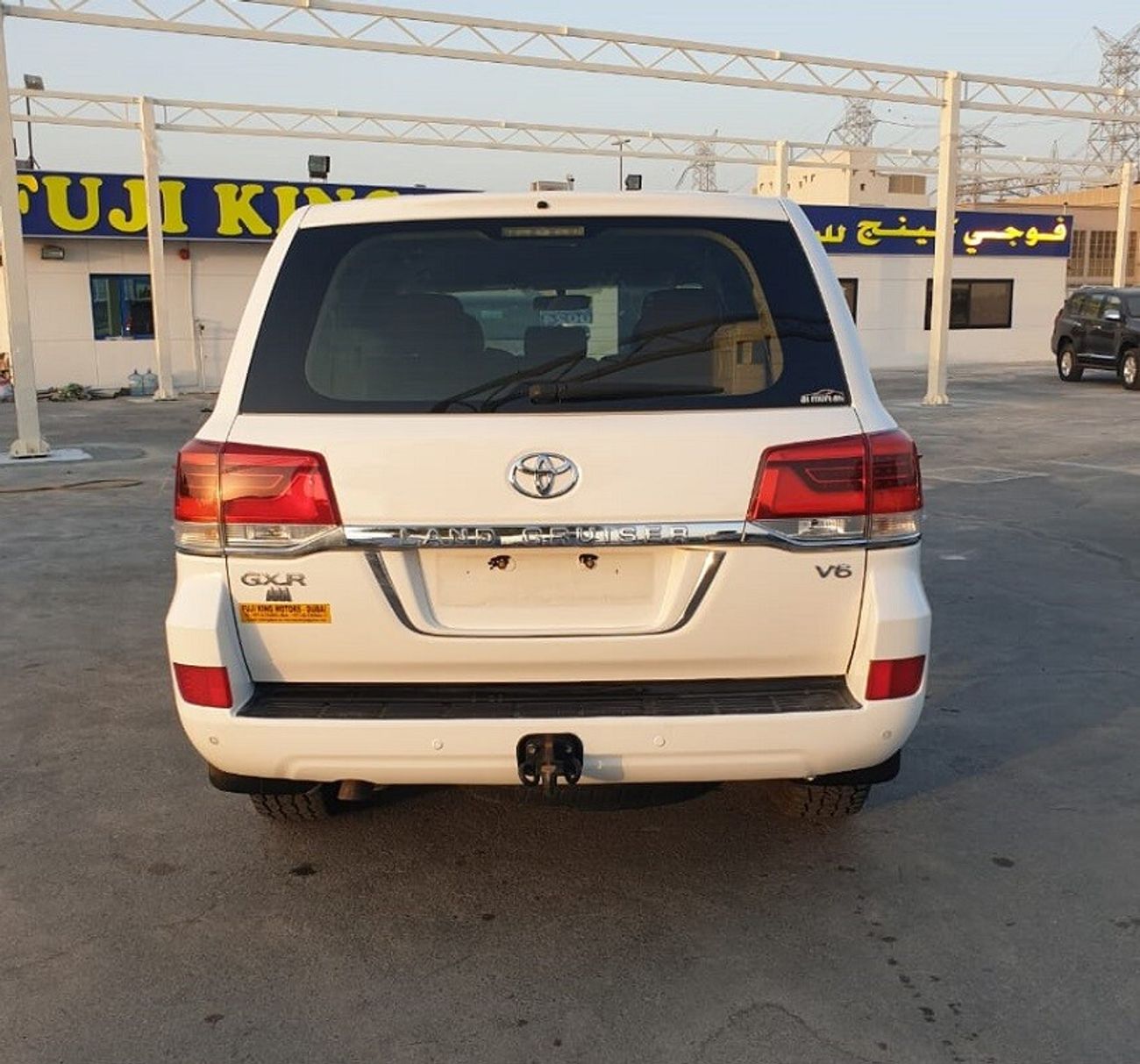 Toyota Land Cruiser GXR - V8 (PETROL)