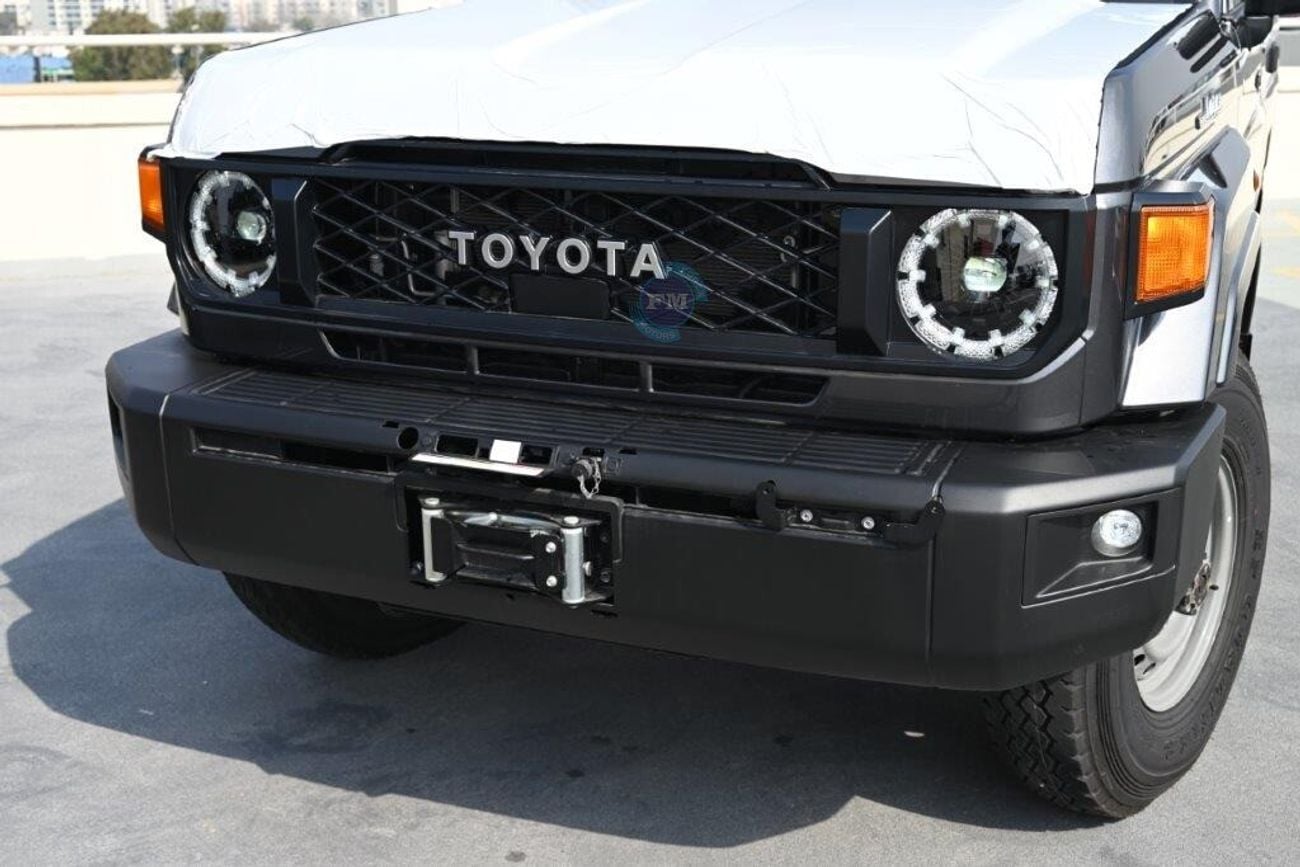 Toyota Land Cruiser 70 71 DLX 2.8L Diesel