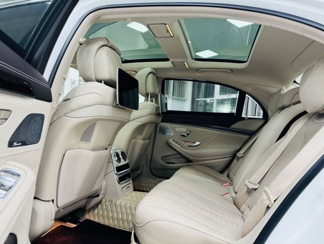 Mercedes-Benz S 560 Exclusive Edition GCC .. FSH .. Low Milegea .. Perfect Condition