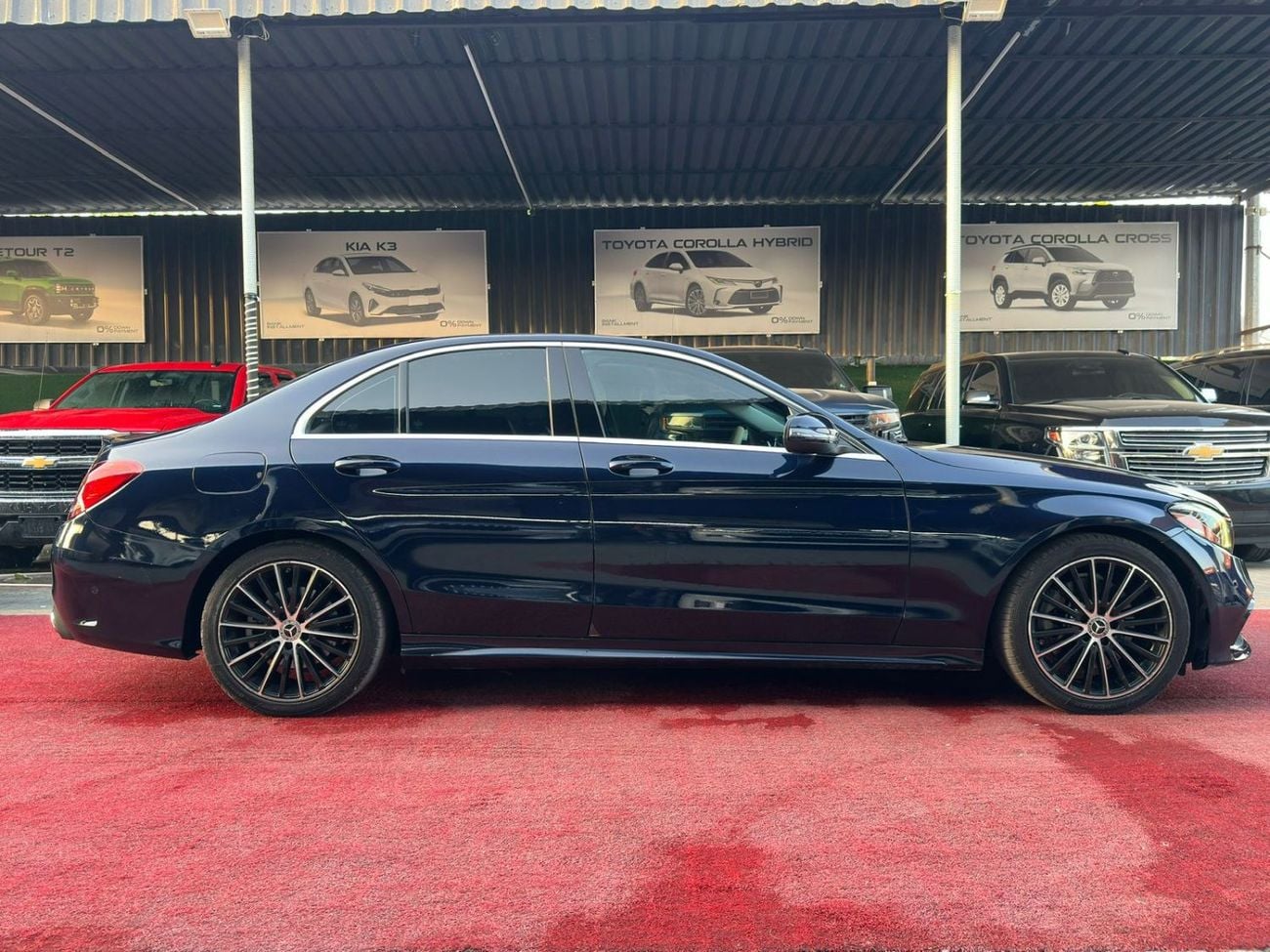 مرسيدس بنز C 300 2.0 لتر Turbocharged - عدد 4 سلندر (9G-TRONIC)