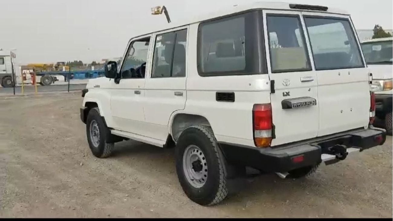 تويوتا لاند كروزر 70 LC76 4.2L MT DIESEL 5 DOORS