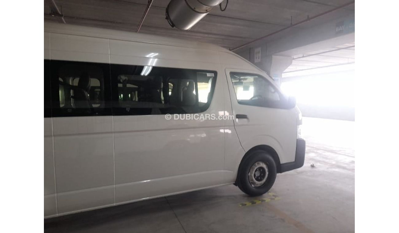 تويوتا هاياس RHD Hiace 2.5 DSL Passenger Bus Highroof Old Shape
