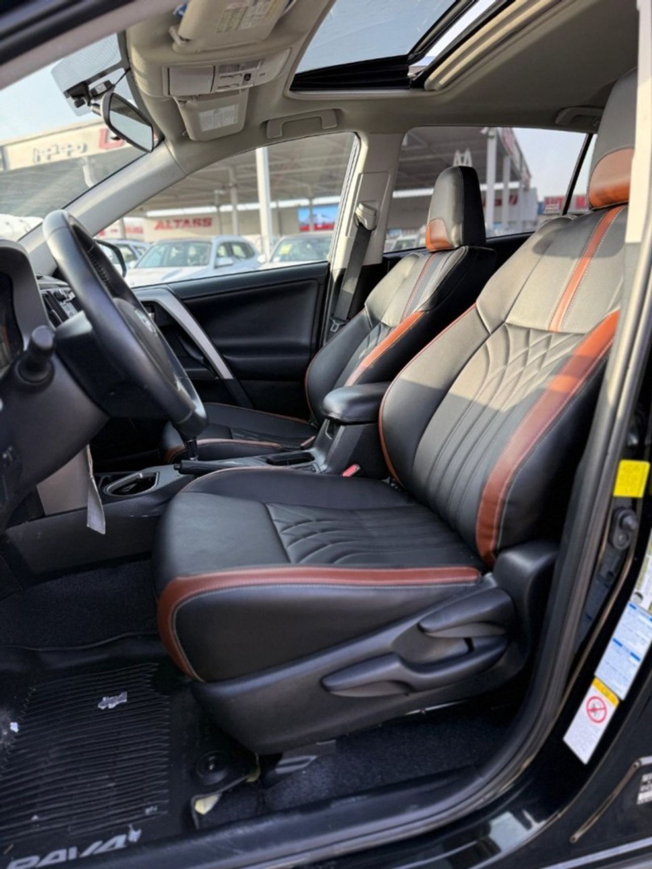 تويوتا راف ٤ GXR 2.5L XLE 4WD Sunroof,leather seats full option