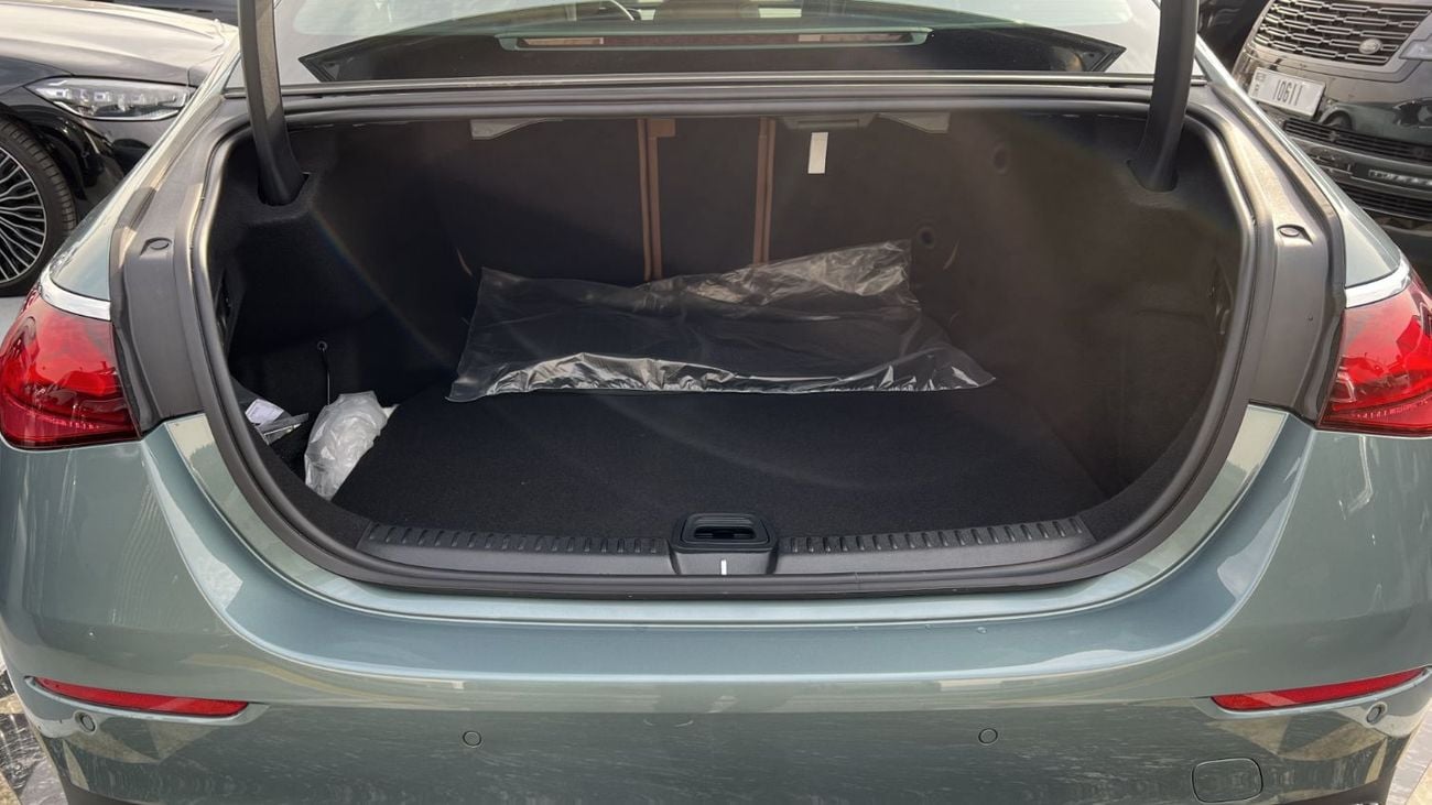 Mercedes-Benz E200 2.0L MERCEDES BENZ E200 2025