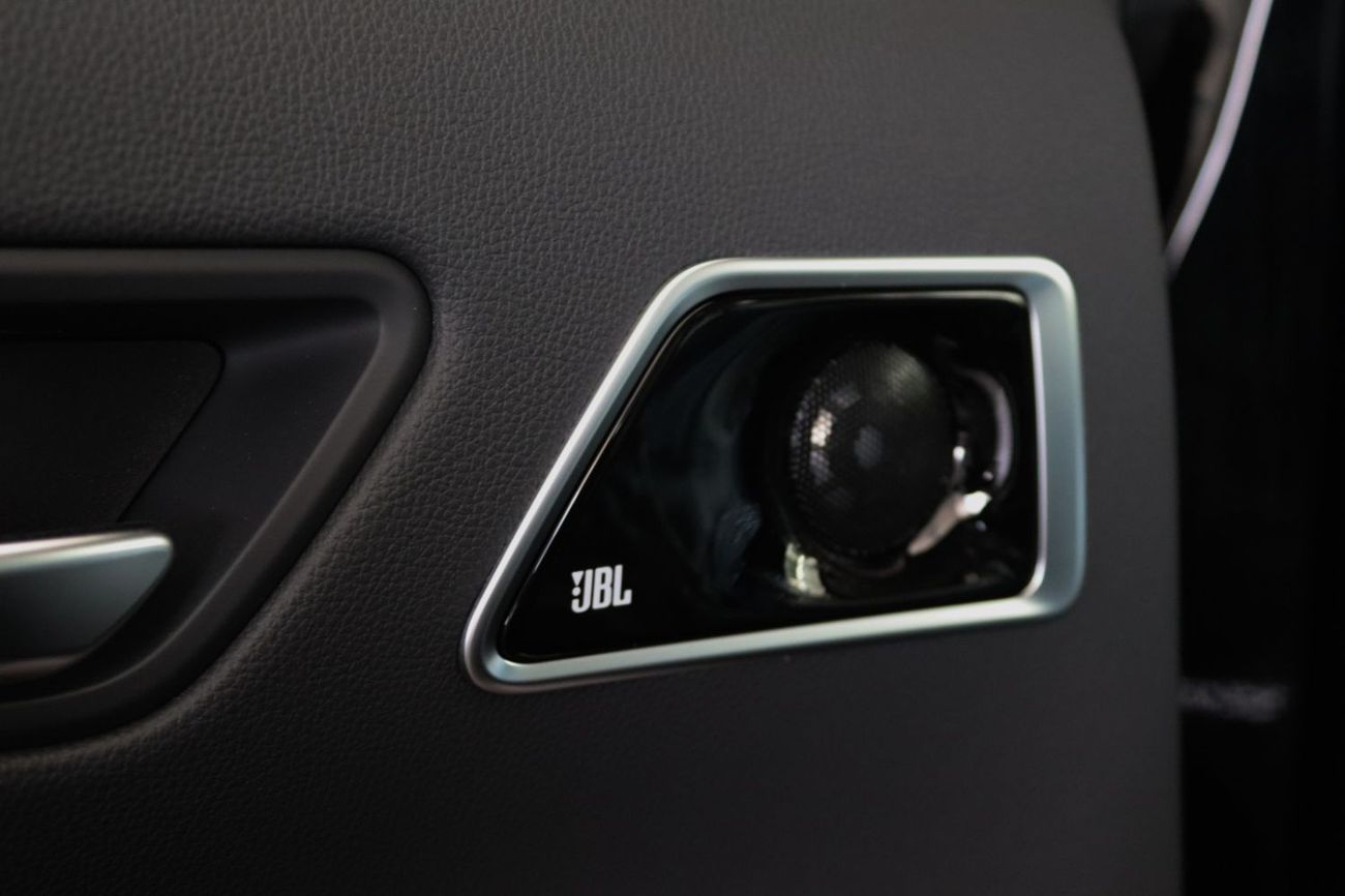 Toyota Land Cruiser 300 VX-HIGH  3,3 TWINTURBO DIESEL VX-HIGH FULLY LOADED **التصدير فقط خارج الخليج**