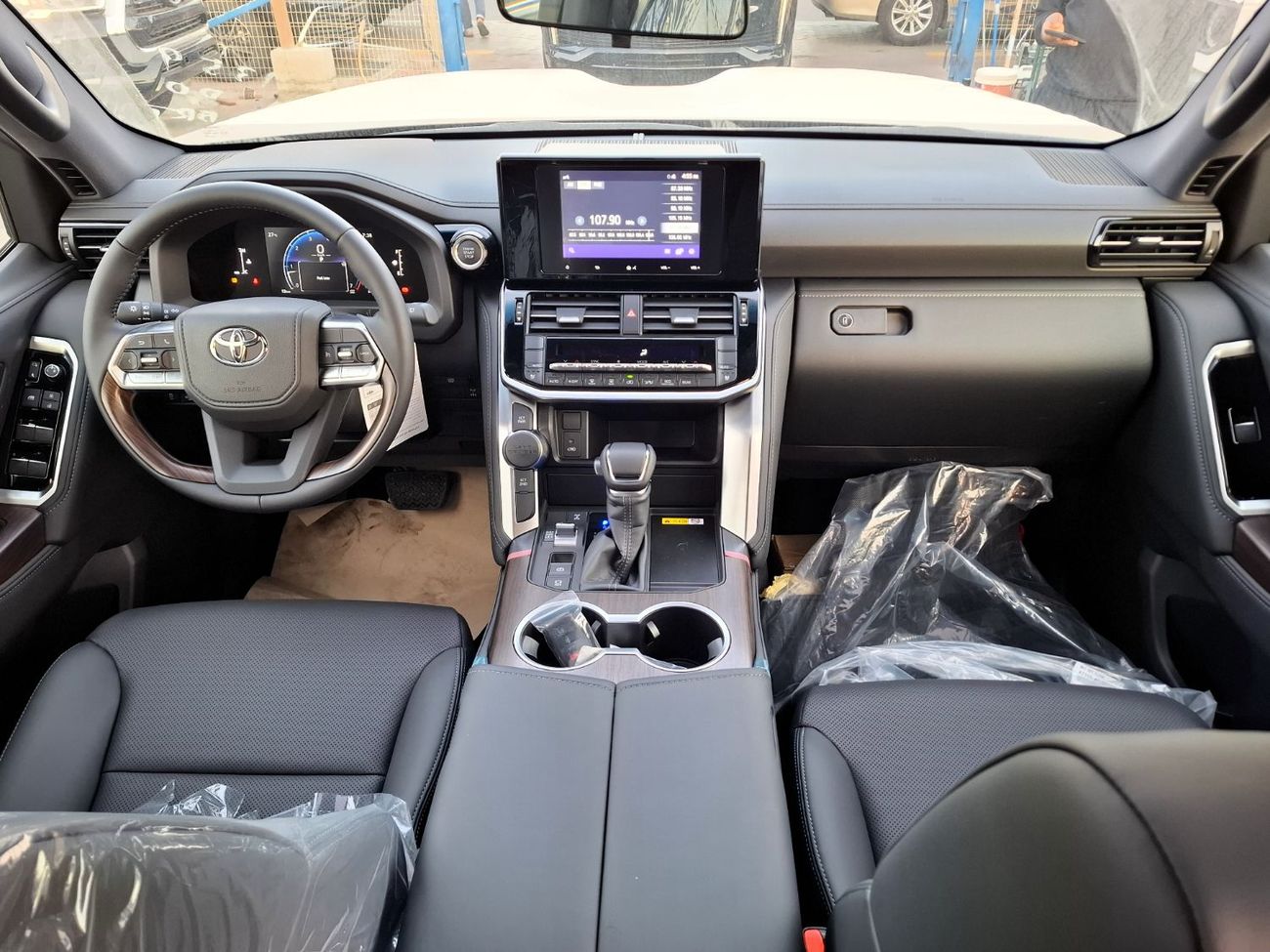 Toyota Land Cruiser Toyota Landcruiser GXR 4.0L 2025 Black Petrol (Export Only)