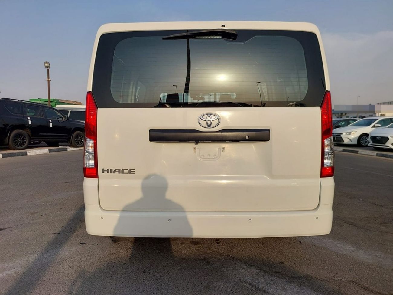 Toyota Hiace TOYOTA HIACE VAN RHD 2021 MODEL 2.8 L DIESEL AUTOMATIC(PM22720)