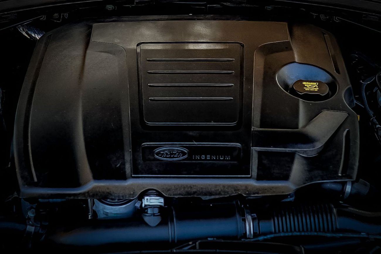 لاند روفر رينج روفر فيلار P250 R-ديناميك SE