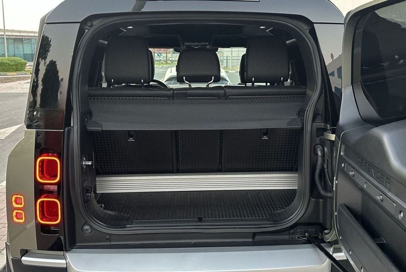 Land Rover Defender P400 90 SE 3.0L (5 Seater)