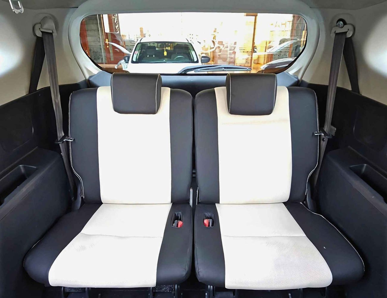 تويوتا راش /1.5L V4/ 7 SEATER/ LEATHER SEATS / EXPORT ONLY / LOT#009785