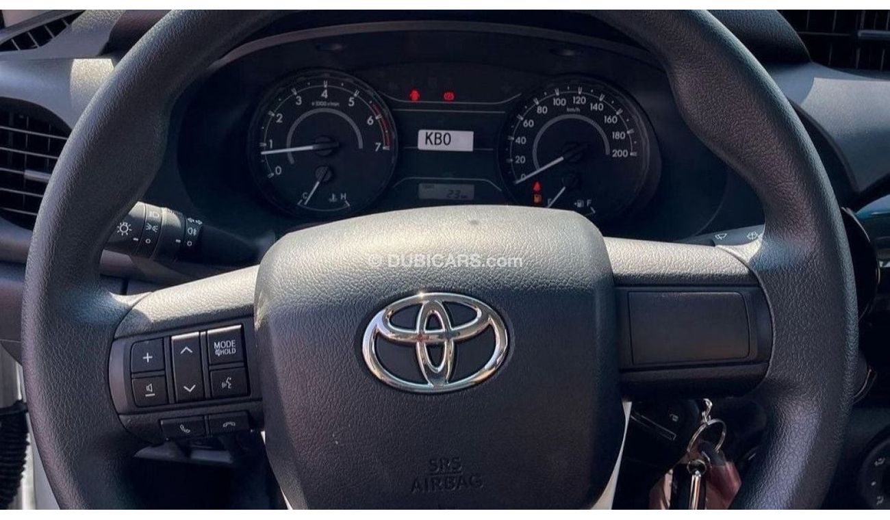 Toyota Hilux Toyota Hilux 2.7L M/T Basic