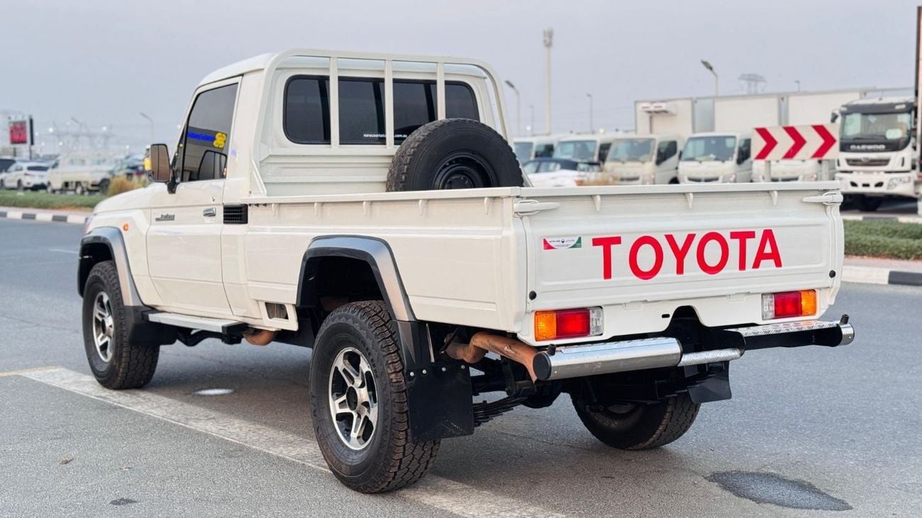 Toyota Land Cruiser Pick Up SINGLE CABIN | 4.5L DIESEL | MANUAL TRANSMISSION | RHD | 2010