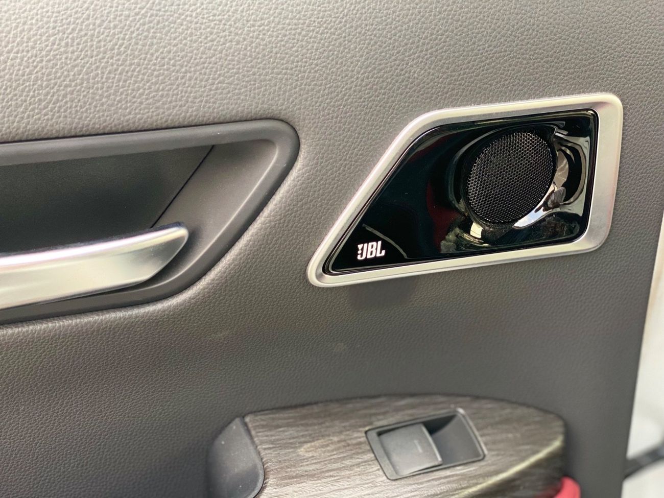 تويوتا لاند كروزر GR-S 3.3L