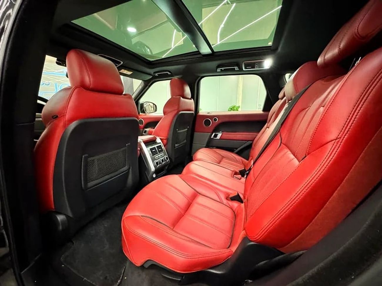 Land Rover Range Rover Sport Supercharged 5.0L ELITE || SUPERCHARGED || GCC || FULLY LOADED || ACCIDENTS FREE