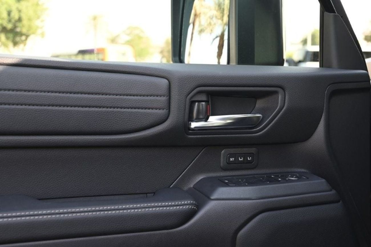 تويوتا برادو VXL 2.4L TURBO PETROL AT