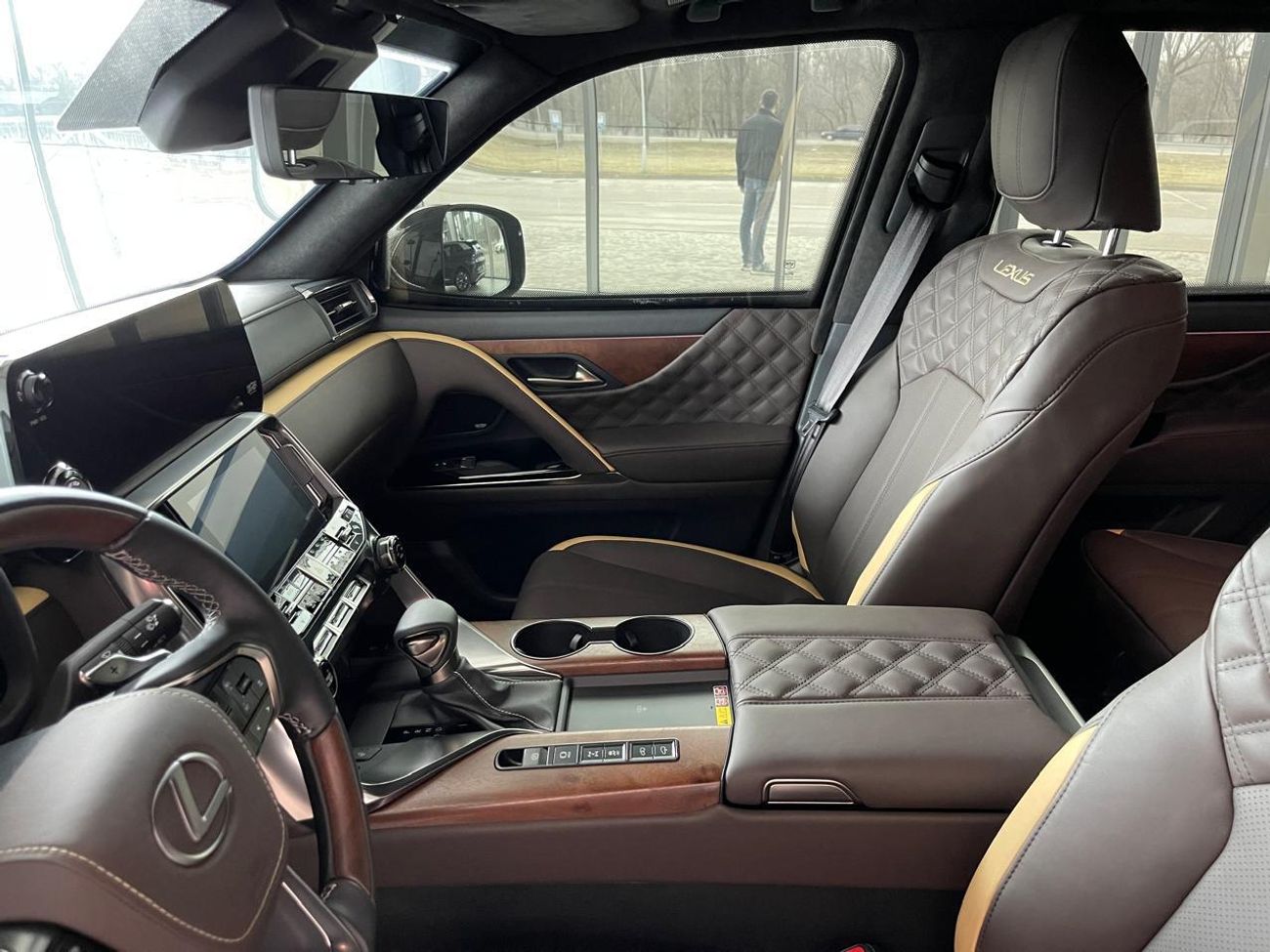 لكزس LX 500 Armored Vehicle B7+