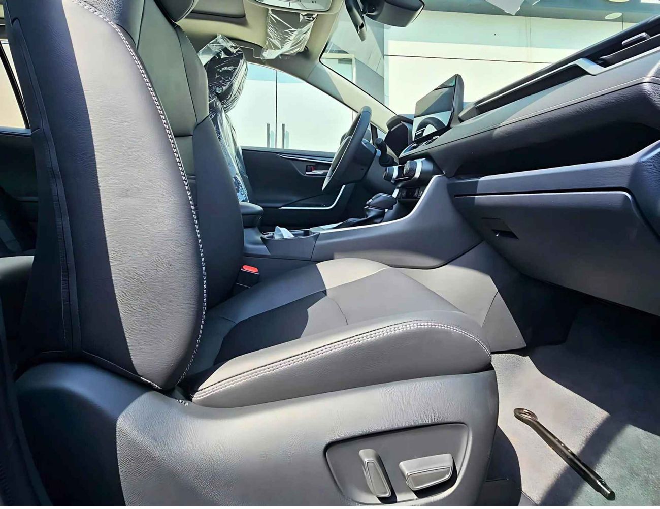 تويوتا راف ٤ STYLE PLUS /  2.0L Petrol / Driver Power Seat With Panoramic Roof / Chines Specs (CODE # 68056)