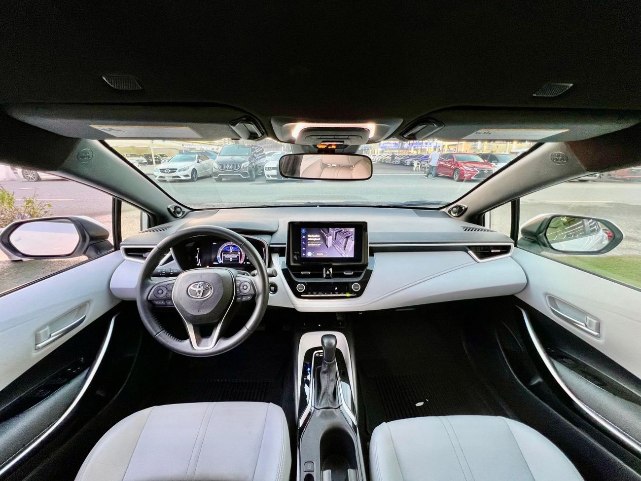 Toyota Corolla SE+ 2.0L hatchback sports warranty one year bank financie available