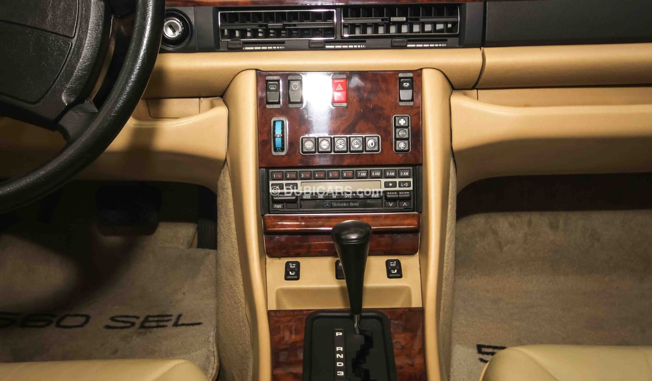 مرسيدس بنز 560 SEL