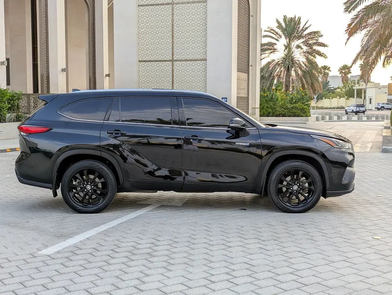 Toyota Highlander VXR Hybrid - GCC Specs - Pristine Condition