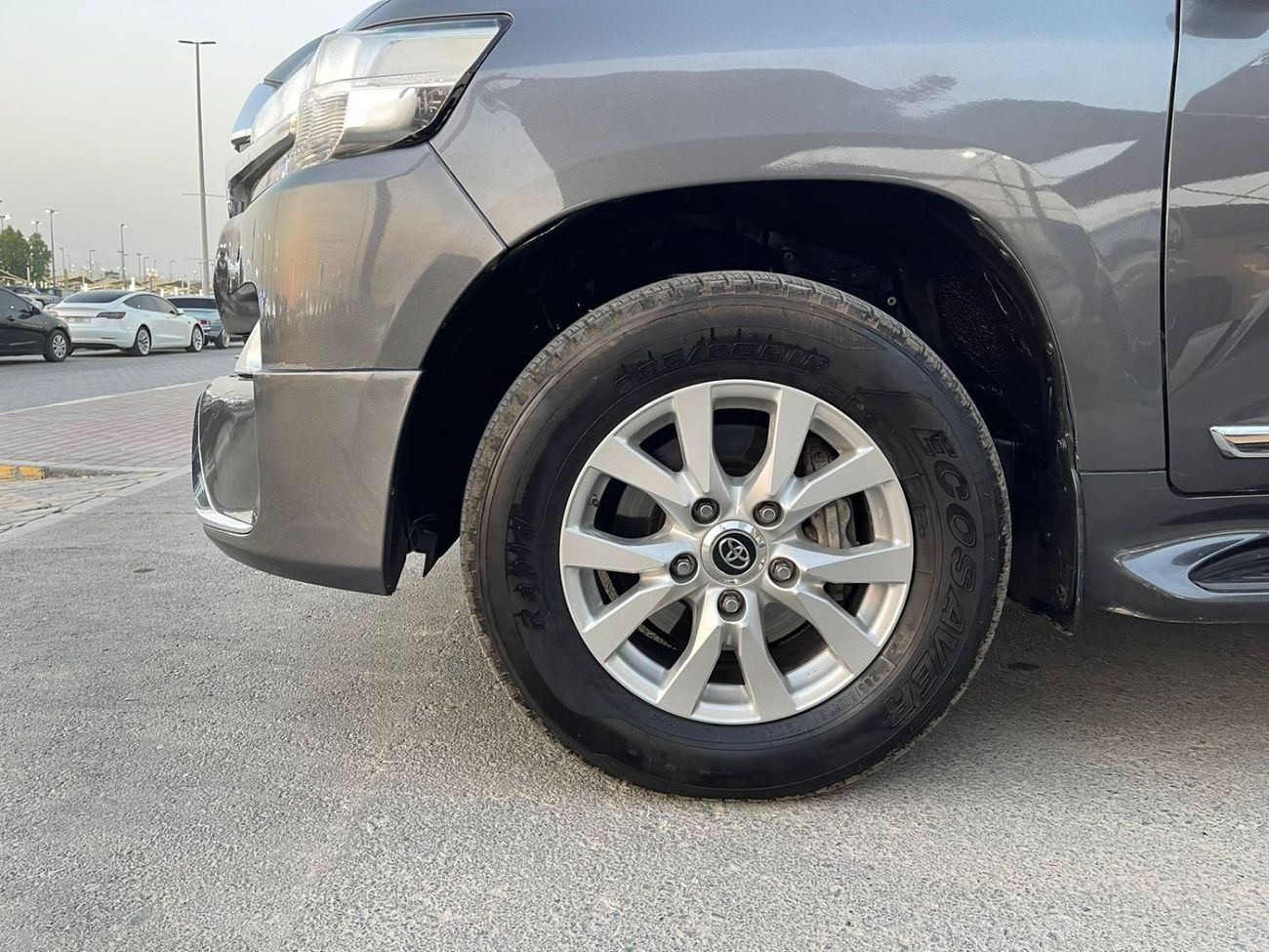 تويوتا لاند كروزر 2018 Toyota Land Cruiser GXR (J200), 5dr SUV, 4L 6cyl Petrol, Automatic, Four Wheel Drive. Clean Car