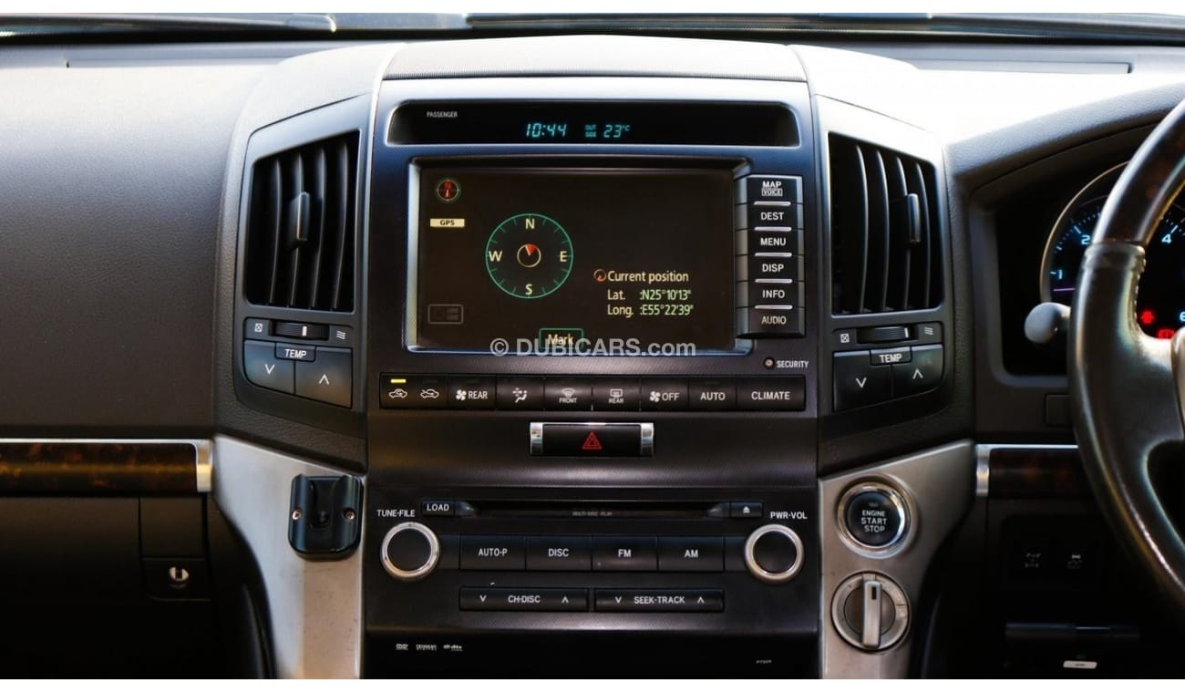 Toyota Land Cruiser SAHARA v8