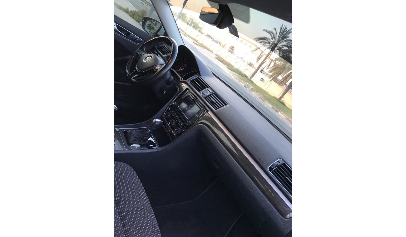 Volkswagen Passat 630/-0%DOWN PAYMENT,FSH , MID OPTION ,GCC