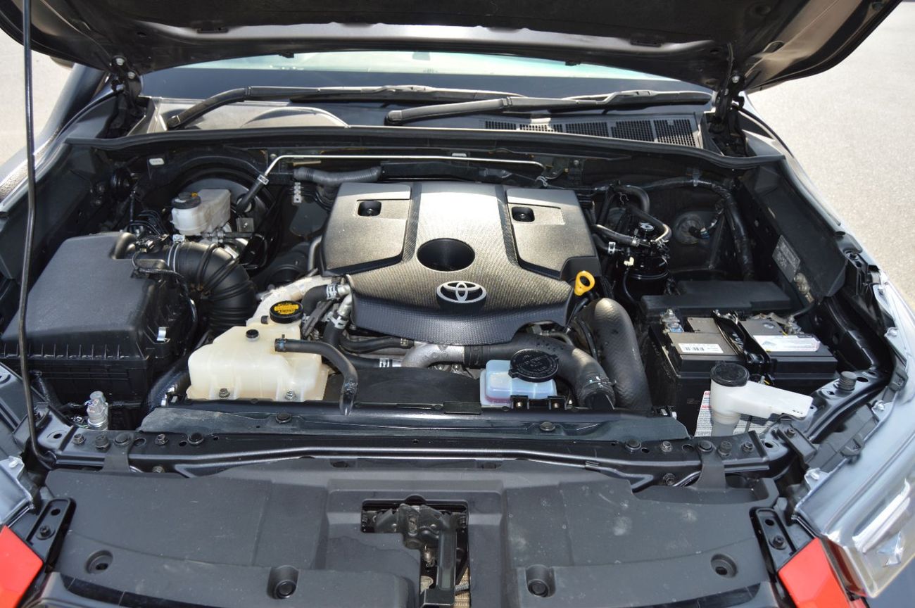 Toyota Hilux Double cabin 2.8L, perfect inside and outside