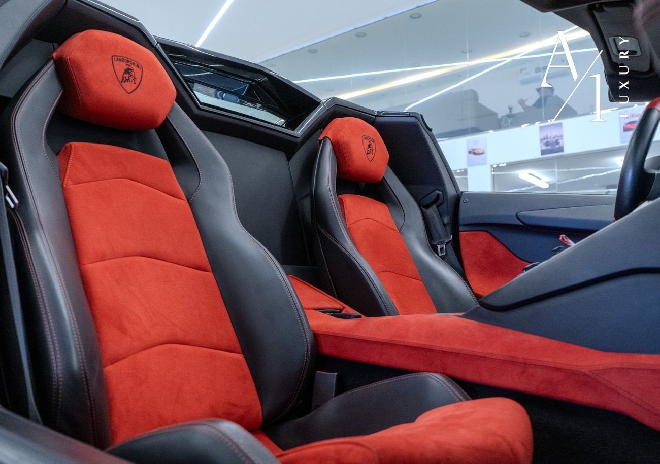 Lamborghini Aventador 6.5L V12