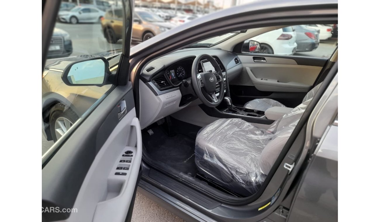 Hyundai Sonata Std Hyundai / Sonata 2018 model - American - in excellent condition inside and out, 7000 miles