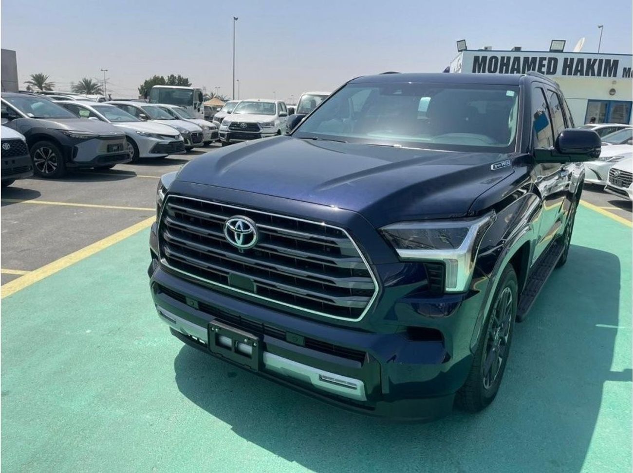تويوتا سيكويا limited  full option Hybrid