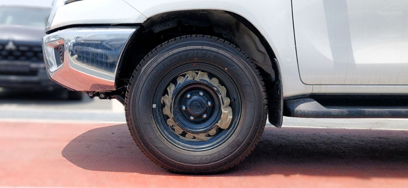 تويوتا هيلوكس 2.4L Diesel Manual 4X4 2026YM