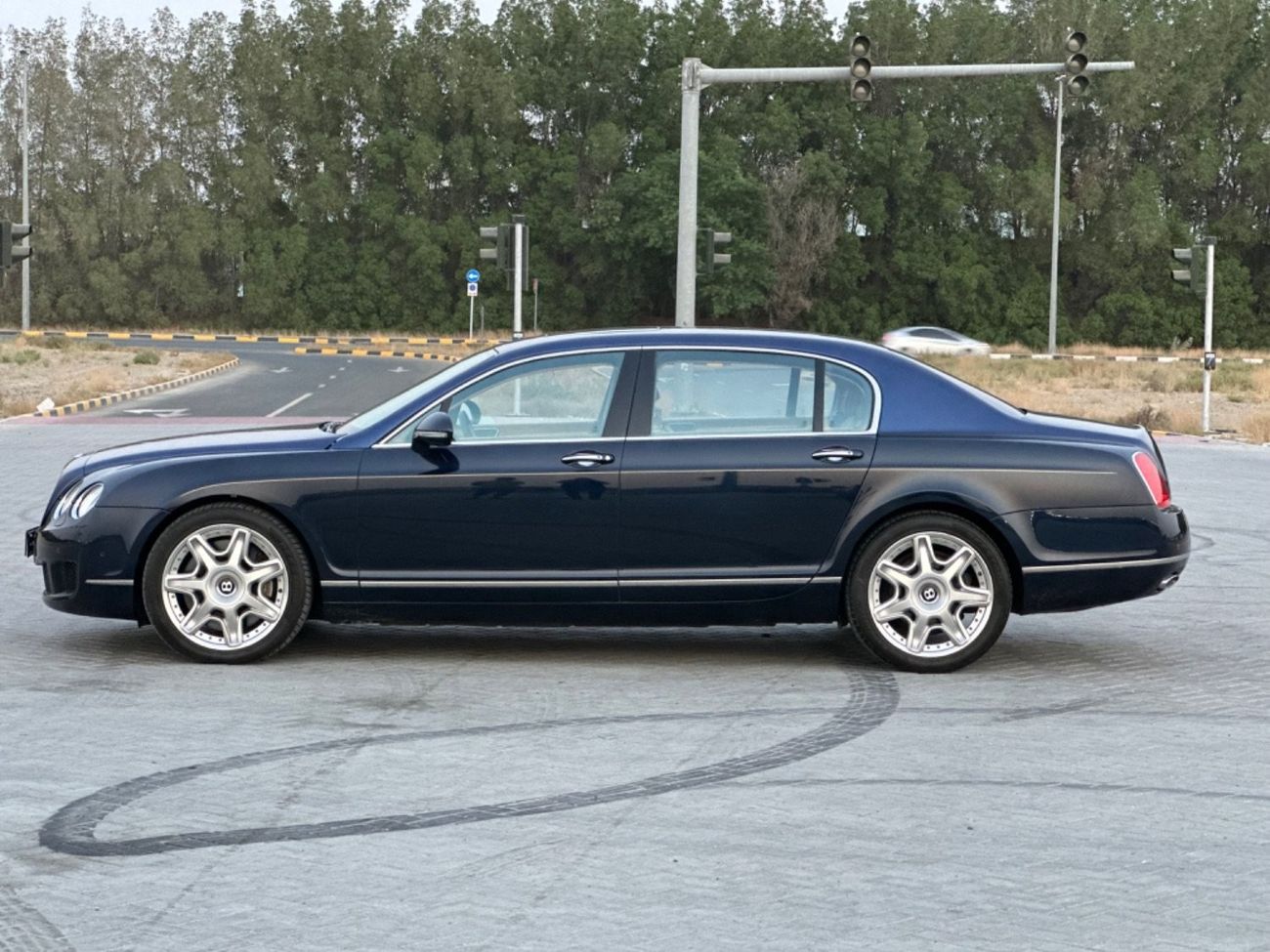 Bentley Continental Flying Spur MODEL 2010 GCC CAR PERFECT CONDITION INSIDE AND OUTSIDE FULL OPTION